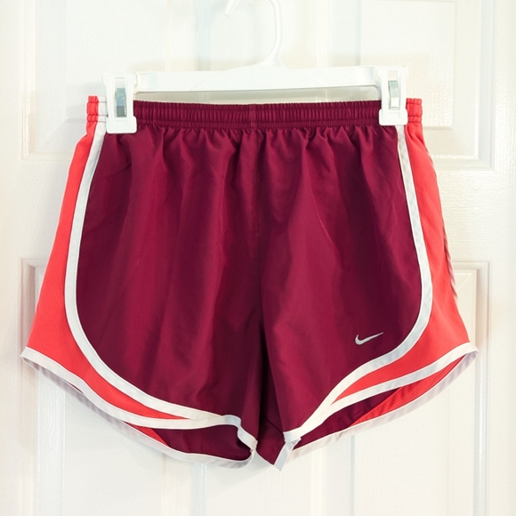 Nike Athletic Dry Fit Shorts - Great For Running, Training, Gym, Sports, Etc - Picture 1 of 6